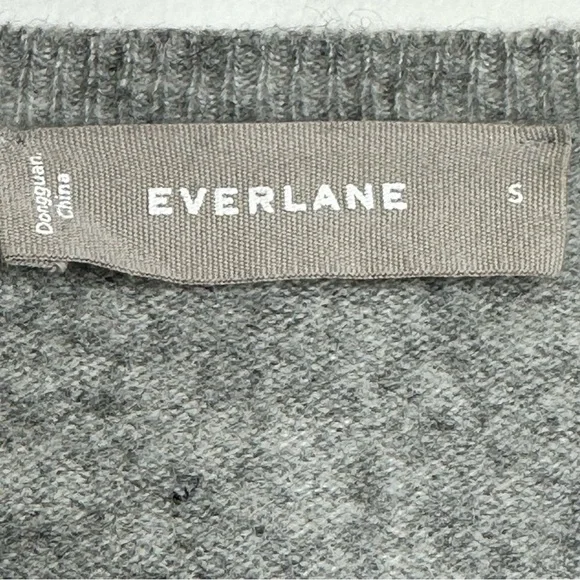 Everlane Women’s V-Neck Cashmere Sweater Size Small - Picture 5 of 10